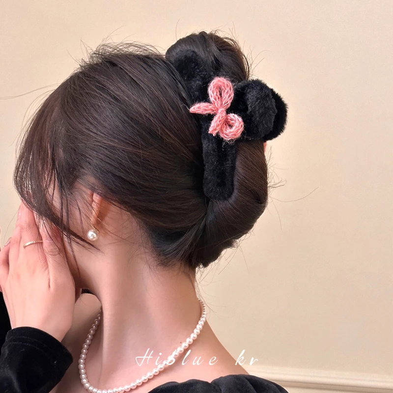 超大号毛绒白色抓夹女秋冬盘发头饰毛毛发夹鲨鱼夹2024新款毛绒