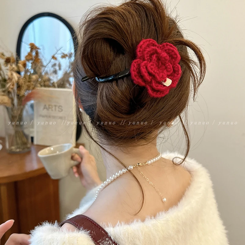秋冬红色玫瑰一字扭扭夹发夹女2024新款高级感后脑勺盘发抓夹头饰