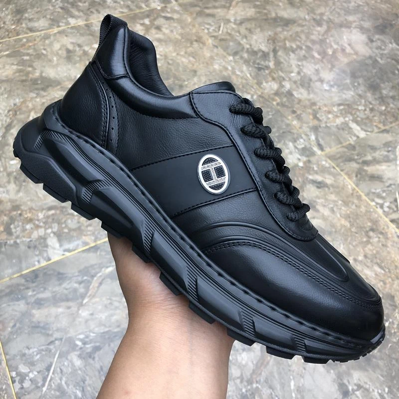 秋季新款休闲男皮鞋时尚透气黑色软底运动鞋百搭真皮男士秋冬鞋男