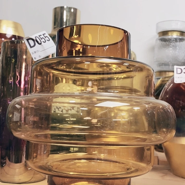 花瓶高23厘米口8厘米