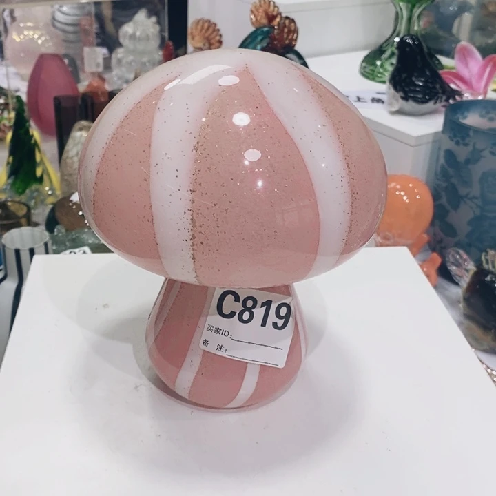 花瓶高19宽17厘米