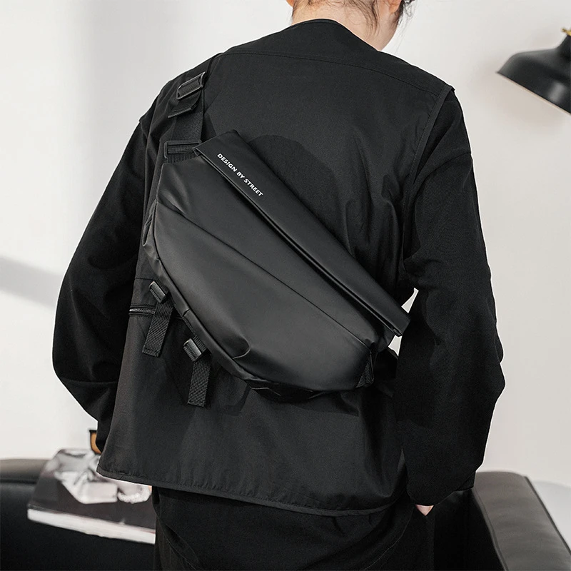 机能风潮机能包网红款男胸前包通勤男士斜挎包后背挎包磁吸扣挎包