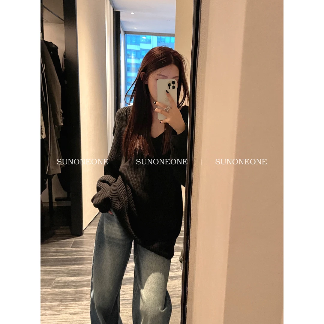 SUNONEONE 黑色宽松V领毛衣女春秋套头打底长袖针织衫上衣HM11042