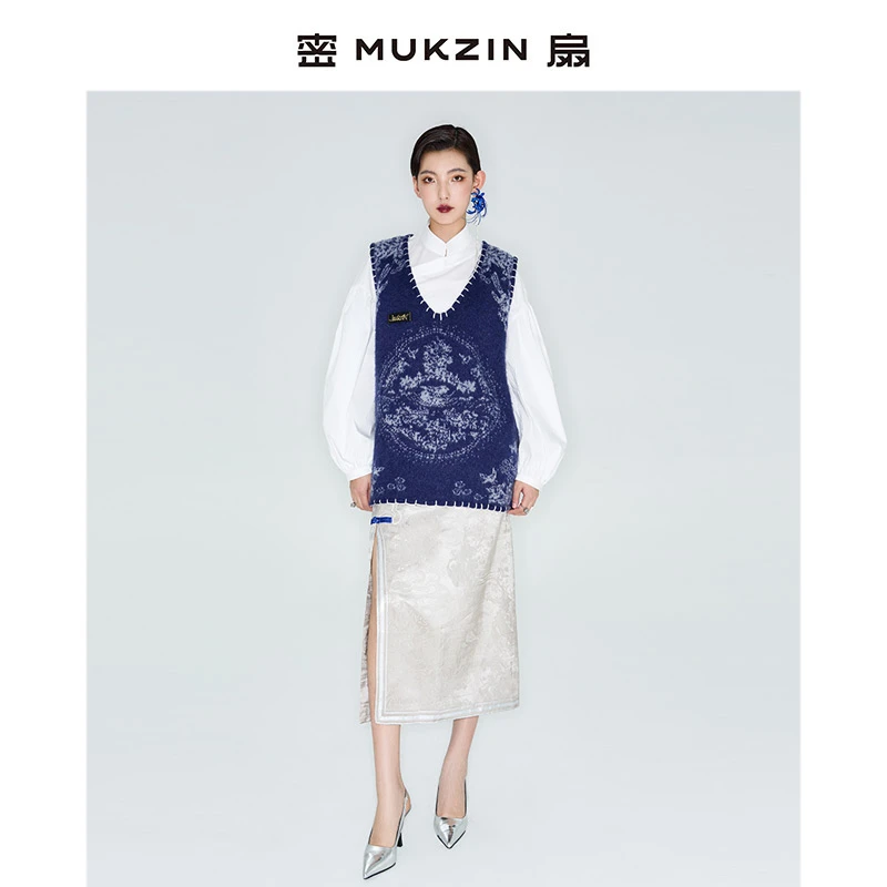 mukzin/密扇玲珑「霹雳」浮雕提花国风侧边开衩直筒半裙M24CC27005