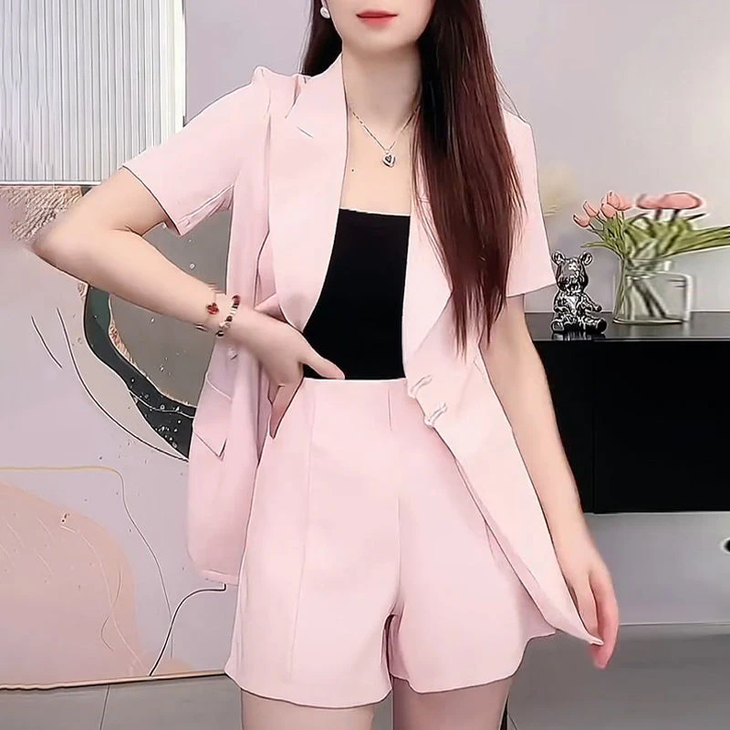 微胖显瘦粉色西装套装女夏季新款新中式盘扣上衣阔腿裤短裤两件套