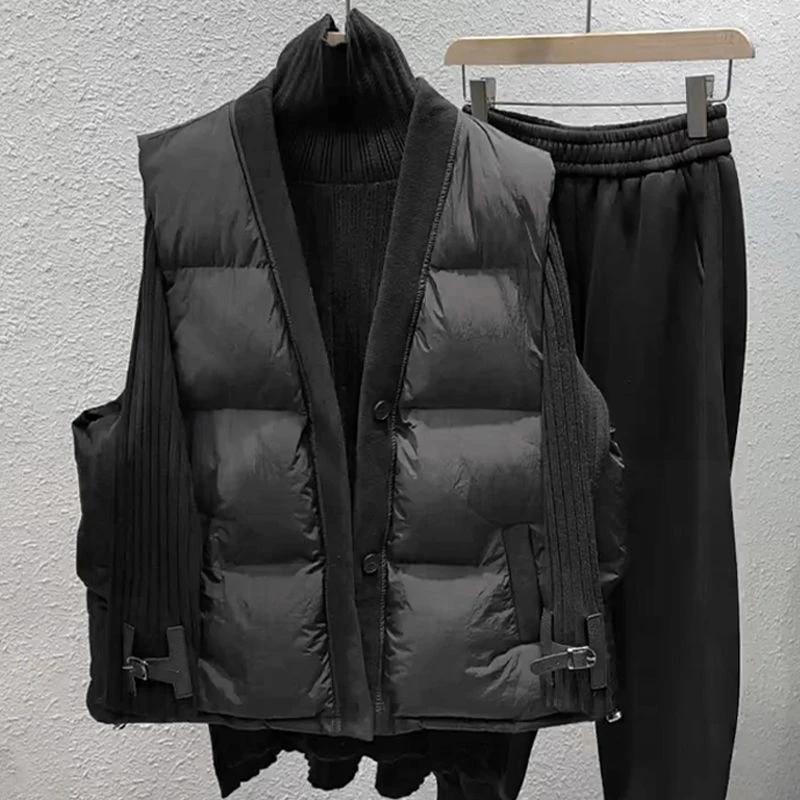 简约时髦黑色别致V领马甲女春秋新款大码保暖胖mm显瘦无袖外套