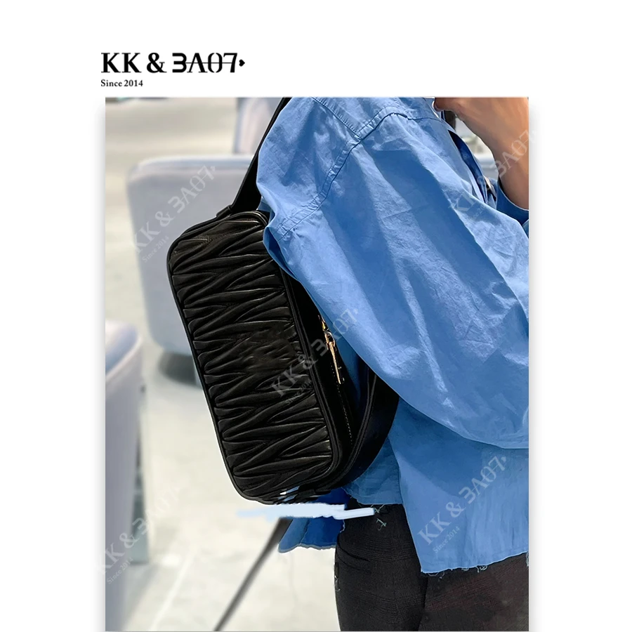 【侃侃KK】喵喵提花褶皱单肩包斜挎包时尚百搭单肩经典潮流M-T2030