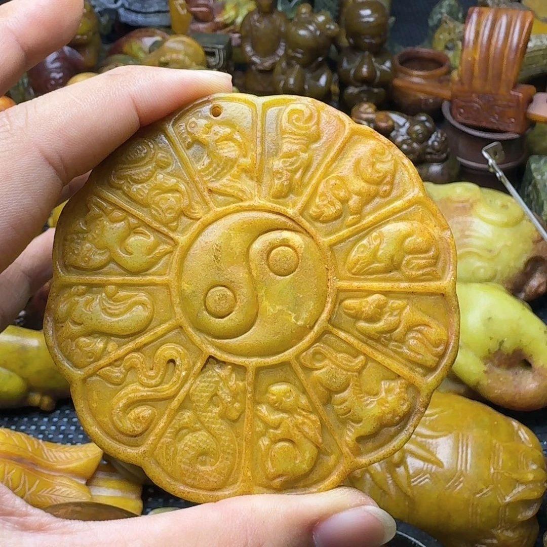 白玉菩提吊坠。。。