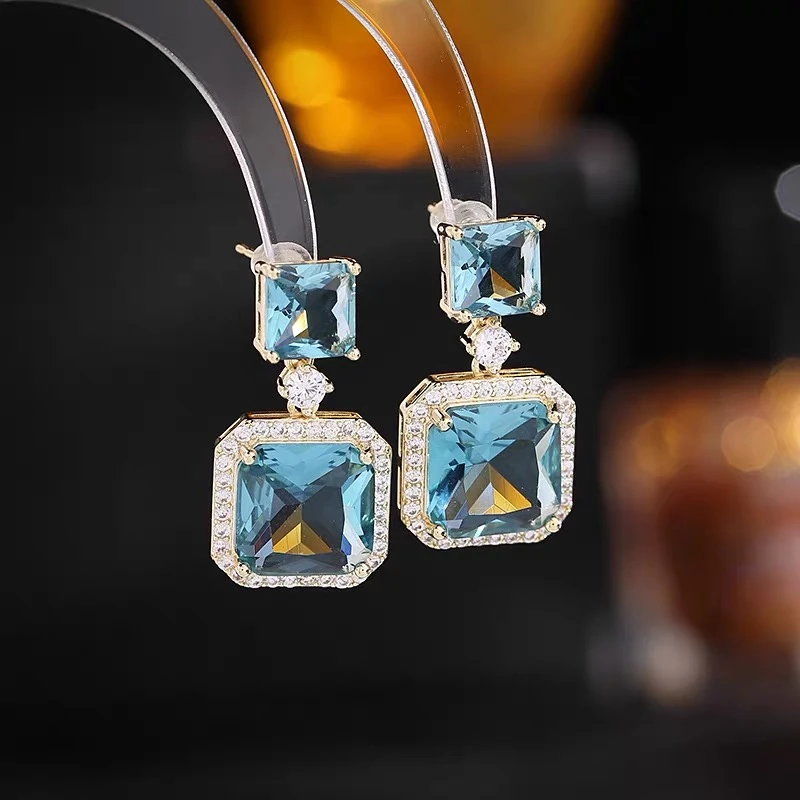 铜合金耳饰 轻奢风几何方耳钉女港风气质耳饰高级感设计新款耳环