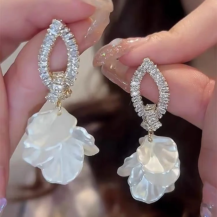 铜合金合成锆石耳饰  甜美气质轻奢法式优雅【纯真花语】耳环129