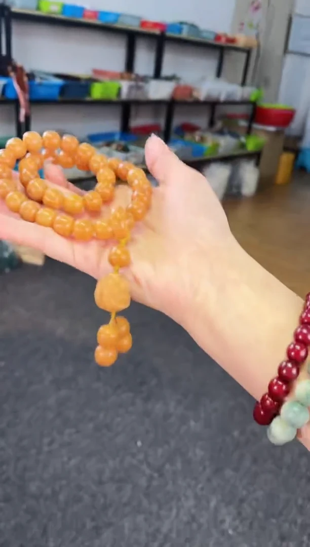 【闪购商品】白玉菩提吊坠 11*12奶黄问天佛手手持