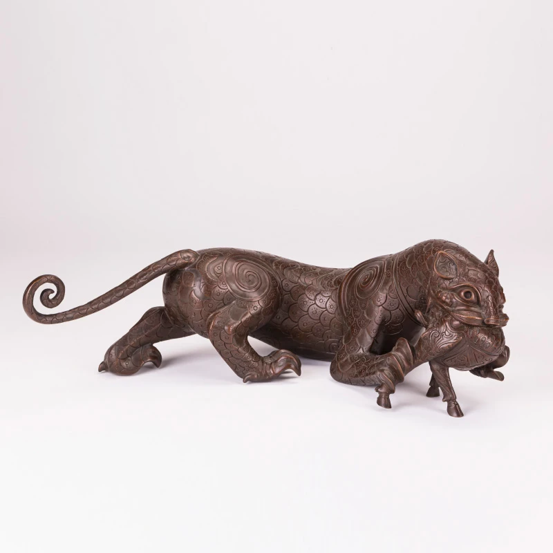 虎噬鹿摆件文物衍生品