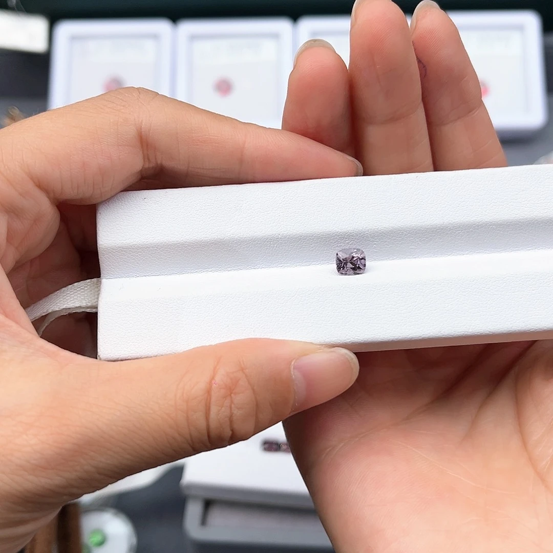 尖晶石裸石未镶嵌