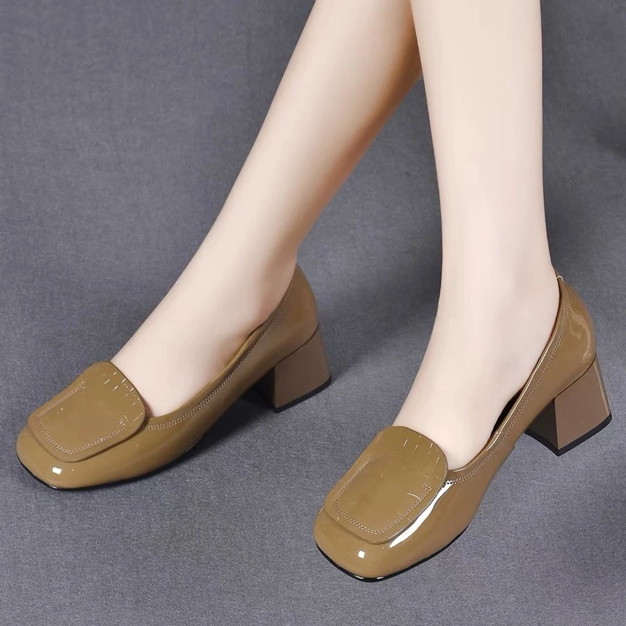 2025新款春秋季漆皮浅口单鞋女方头圆头软皮软底真皮女鞋中跟皮鞋