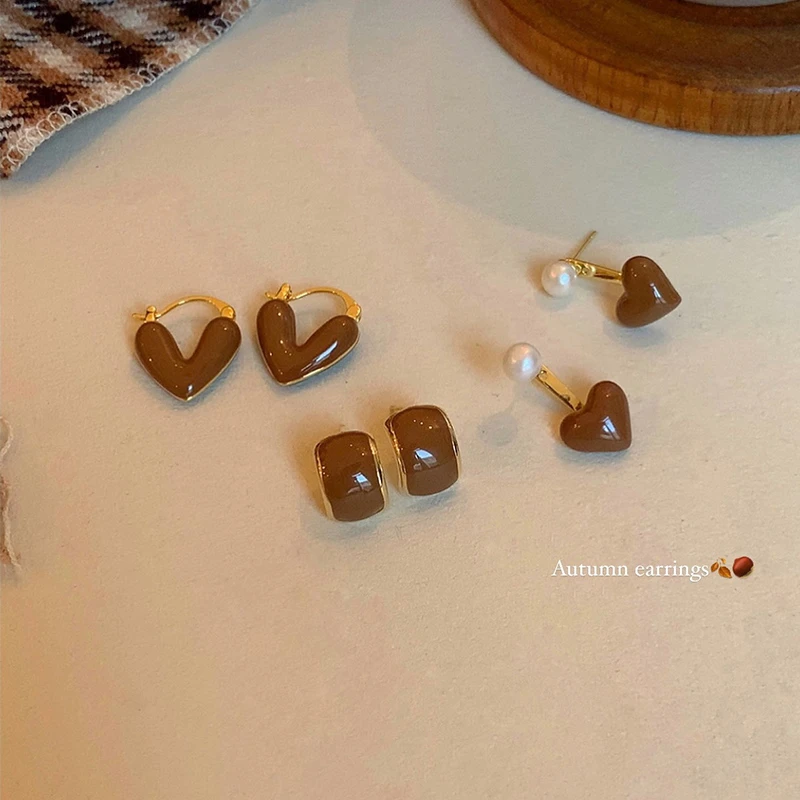 铜合金耳饰 美拉德系耳环爱心珠珠耳钉小众高级设计感耳饰女爆款