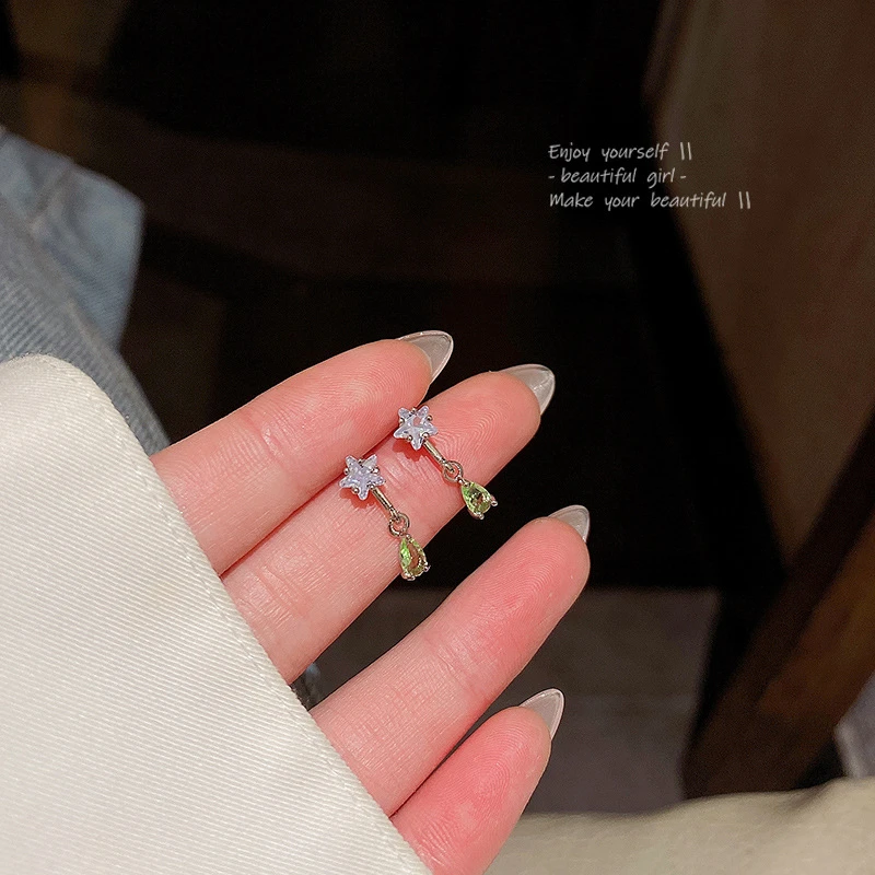 铜合金耳饰 简约精致星星耳环女迷你小巧学生百搭气质耳钉耳饰品