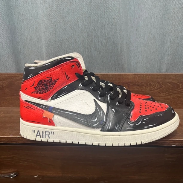 aj1定制黑红脚趾二次元44码未使用无盒