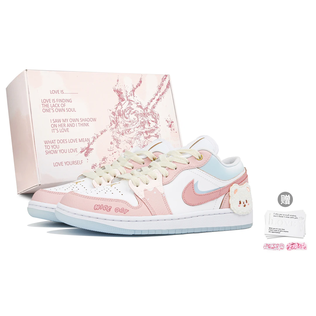 AIR JORDAN【定制球鞋】乔丹 1 Low SE 布蕾小熊 玖柒 低帮GS白粉色