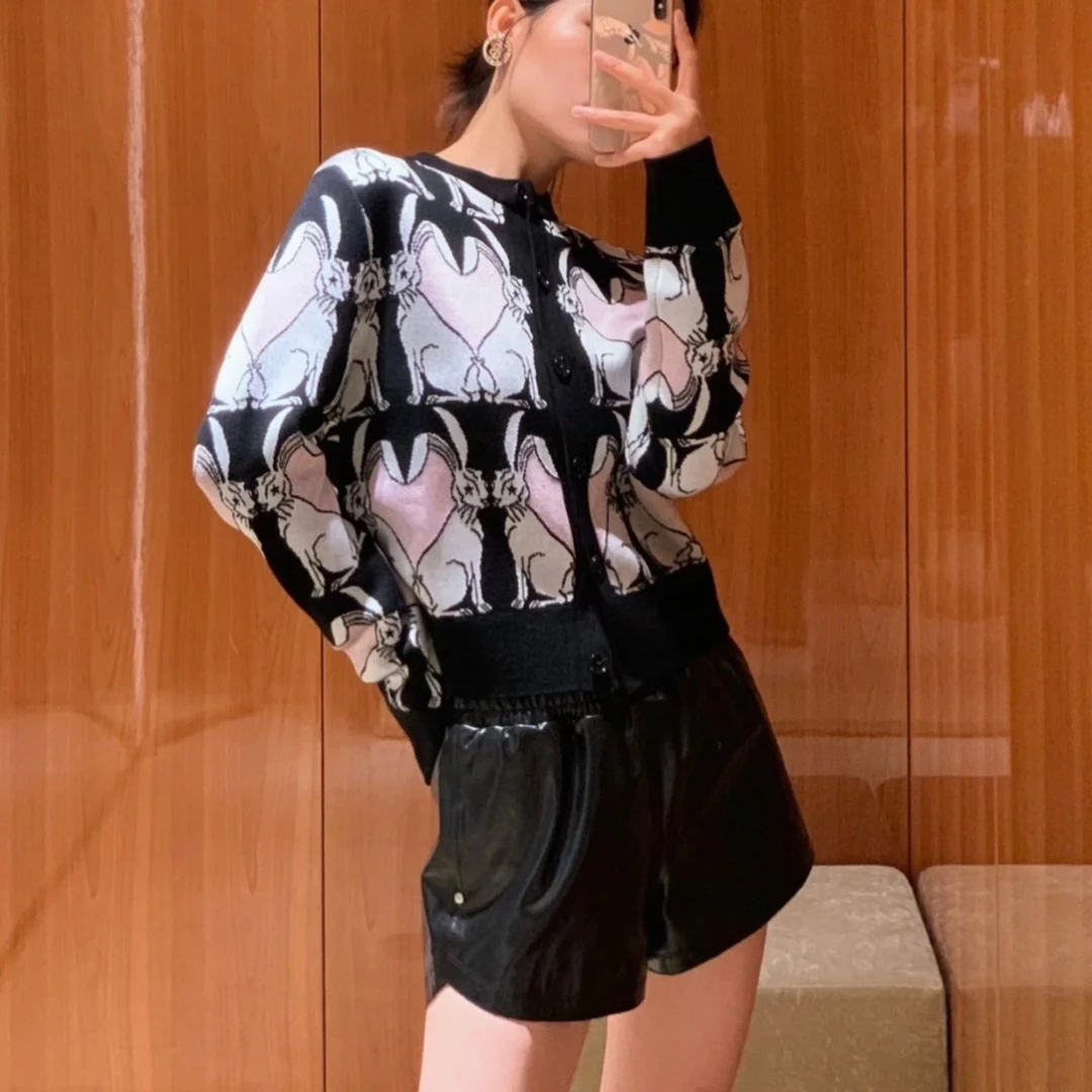 全新未使用  小花汤汤/TP019688/兔子羊毛混纺提花开衫Burberry