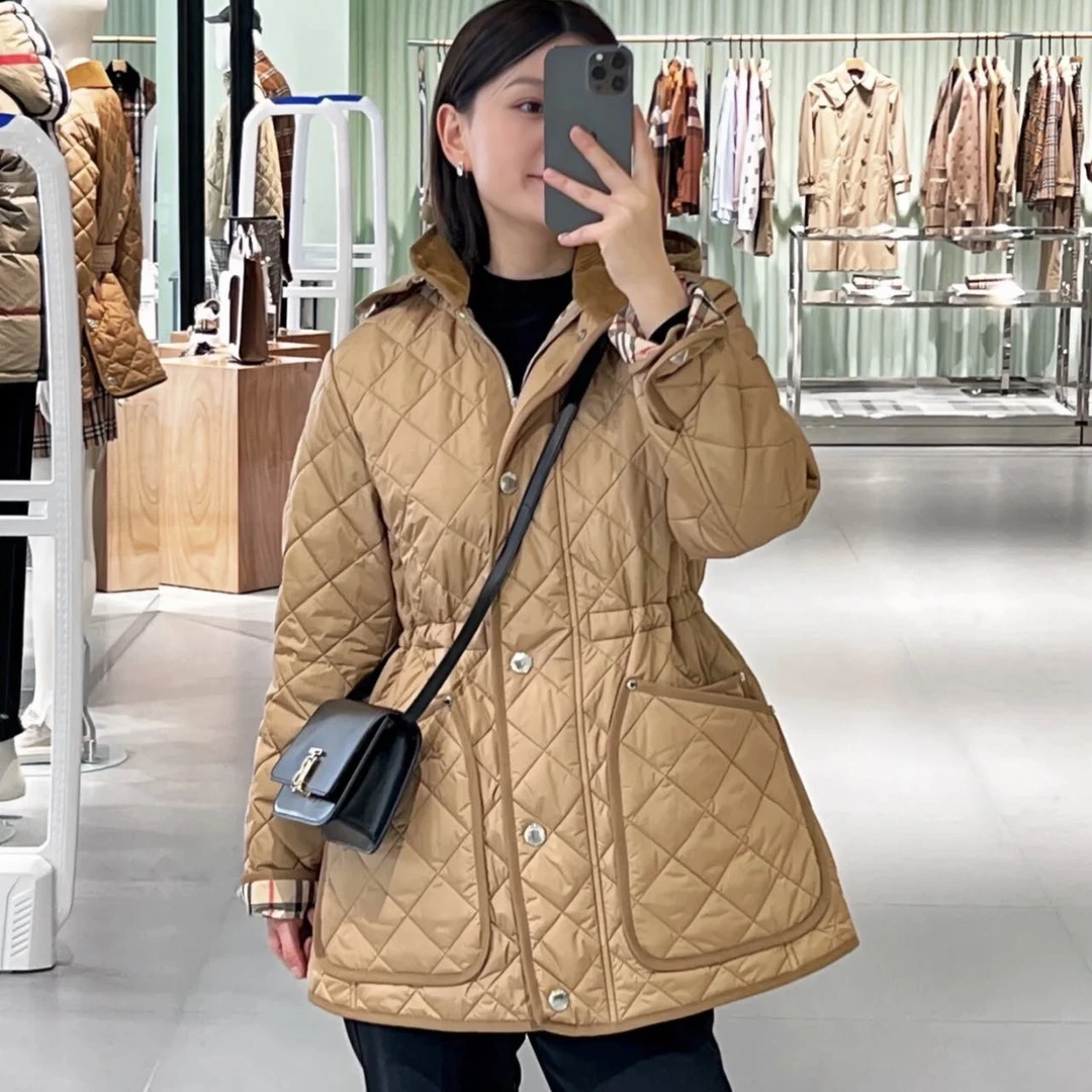 全新未使用 BURBERRY/博柏利 TP025677/菱格绗缝连帽长款夹克