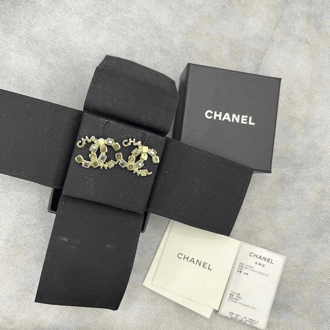 99新 Chanel/香奈儿 小花汤汤/P224727147/双c 方钻字母耳钉