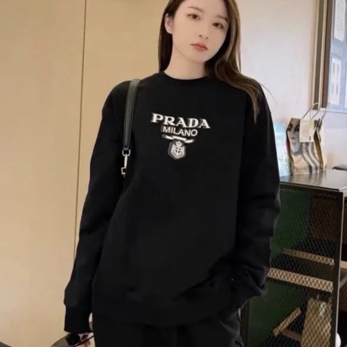 99新 Prada/普拉达 小花汤汤/P234035550/黑色大logo卫衣 S码