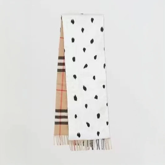 全新未使用 BURBERRY/博柏利 TP018070/双面围巾