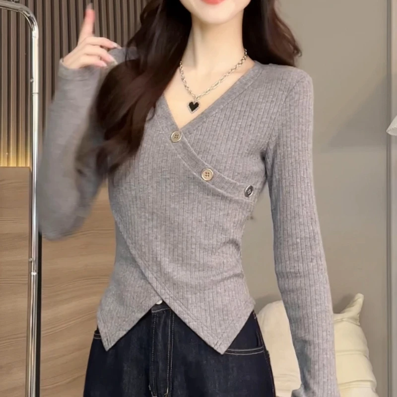 2024秋季新款 时尚装饰扣子纯色收腰修身显瘦洋气长袖上衣