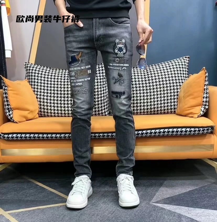 夏季男士重工刺绣牛仔裤时尚潮流休闲小熊弹力百搭个性小脚裤