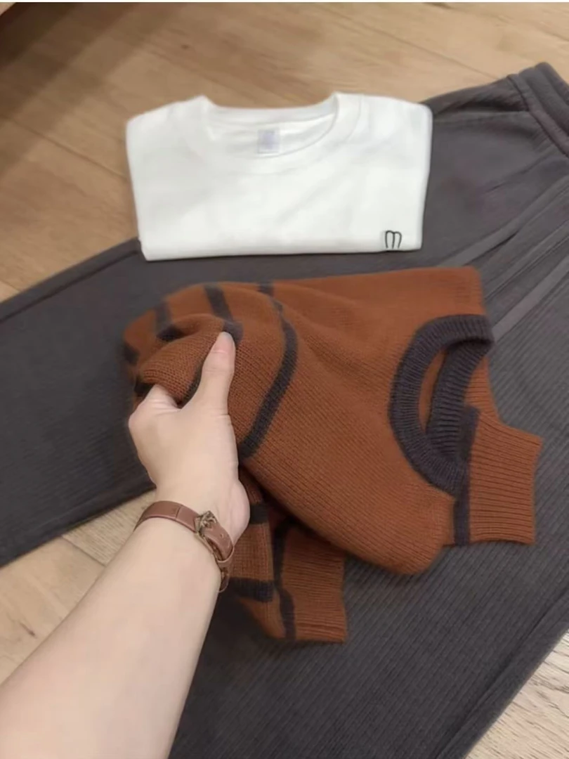 A3七言家   泥橘拼色条纹保暖毛衣1