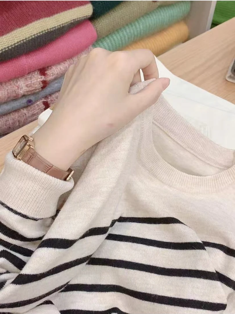 七言家巨好看！韩系#米黑半条纹圆领长袖@