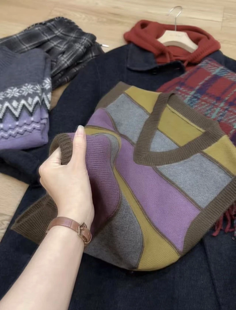 七言家   撞色美拉德V领马甲背心