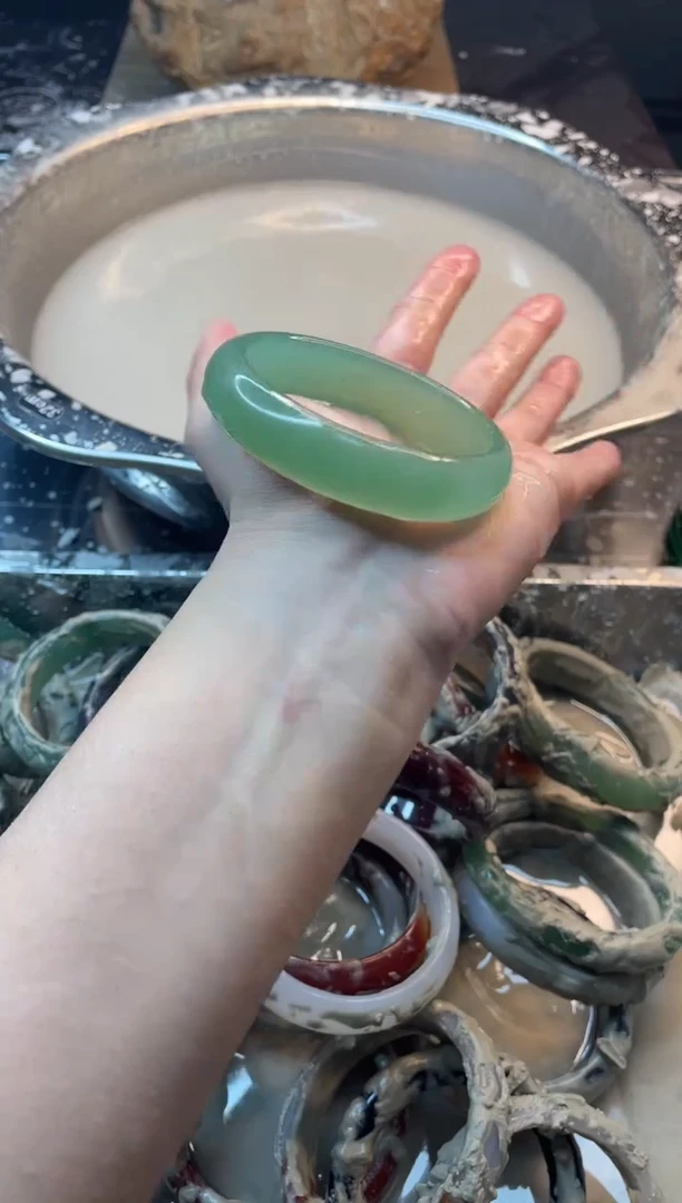 【闪购商品】玛瑙/玉髓手镯未镶嵌57+