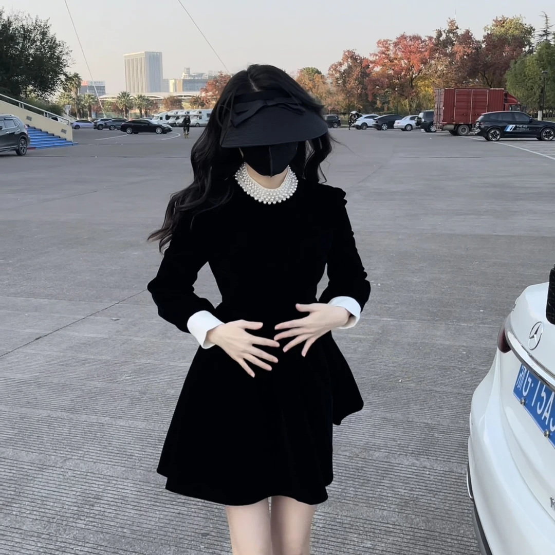 显瘦赫本风设计感连衣裙 2959