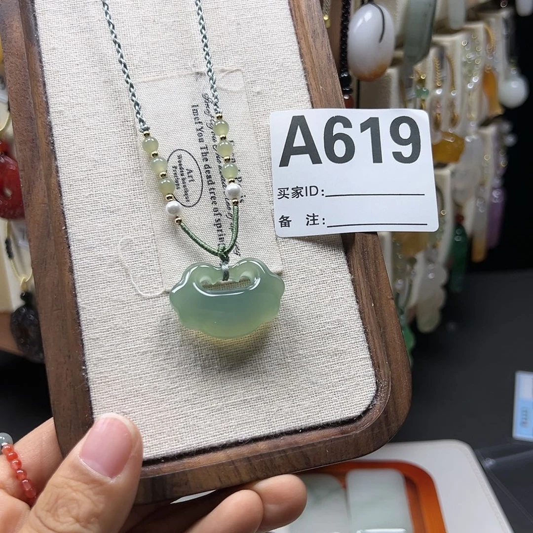 玛瑙/玉髓颈饰合金开**乐