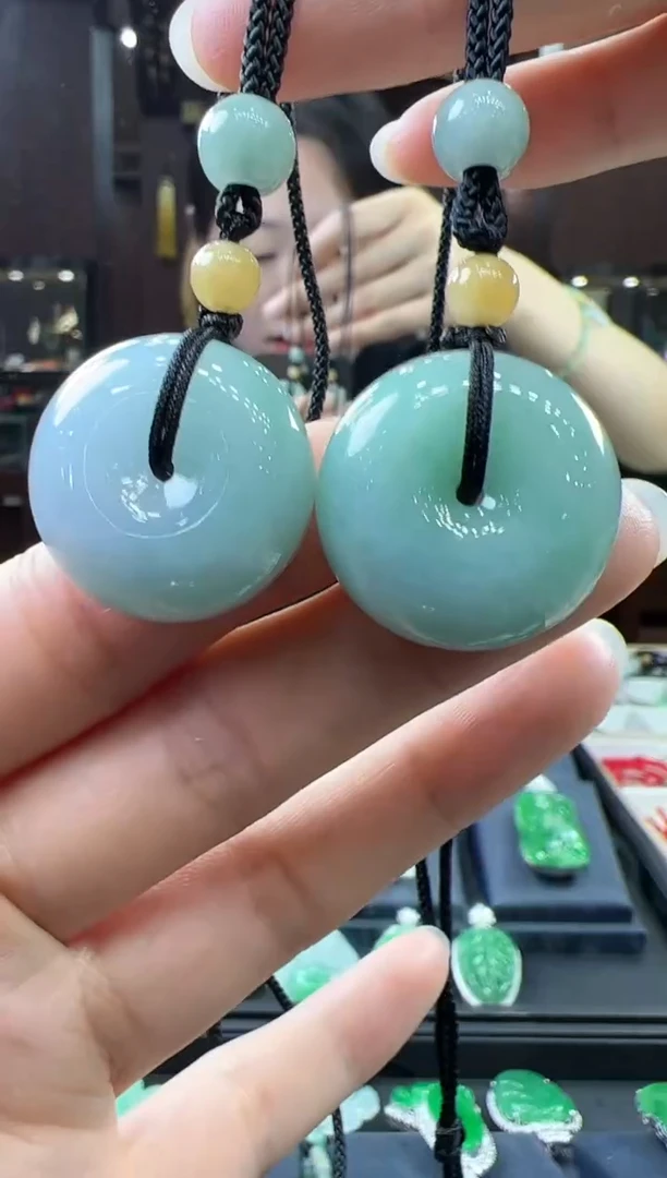 【闪购商品】翡翠挂件未镶嵌甜甜圈（多样性发其一）