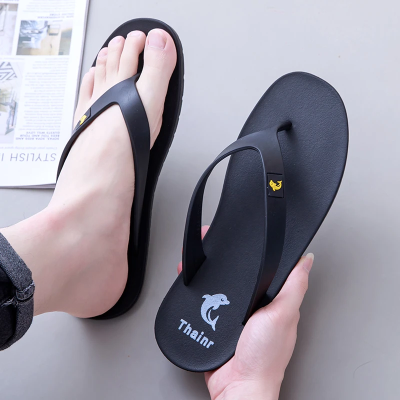 网红橡胶人字拖防水耐磨男鞋进口轮胎底家居潮高颜值沙滩外穿防滑