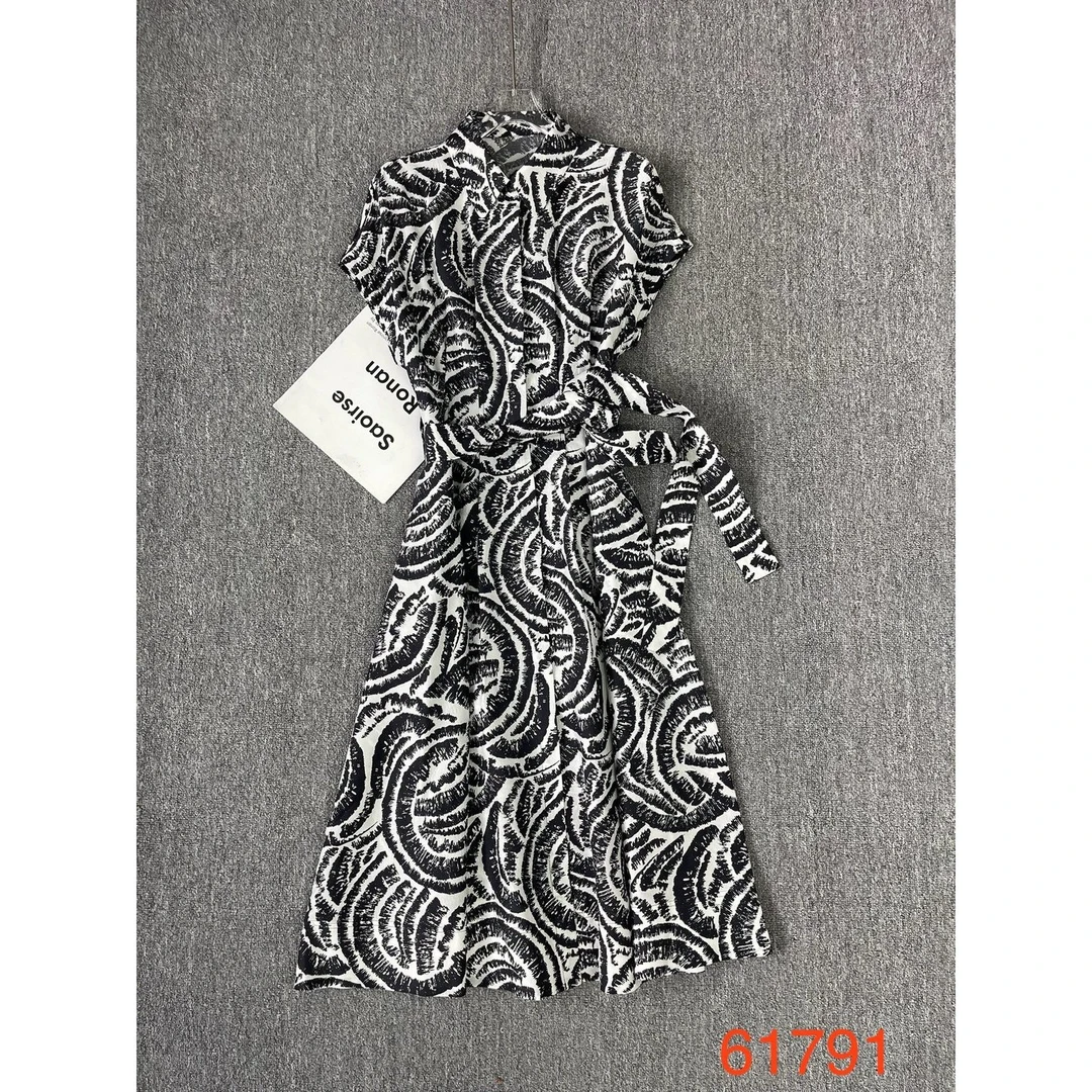 【小黑家】长 高端黑白印花高贵优雅遮肉显瘦百搭连衣裙61791