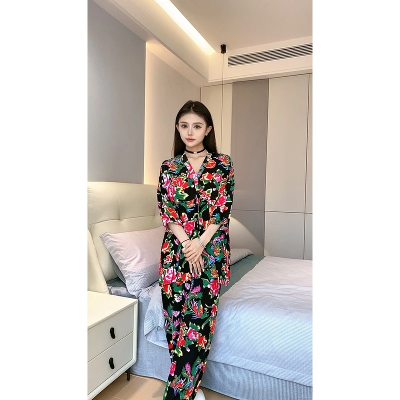 2024年流行新款夏季时尚流行休闲开衫灯笼袖黑色大花套装家居服