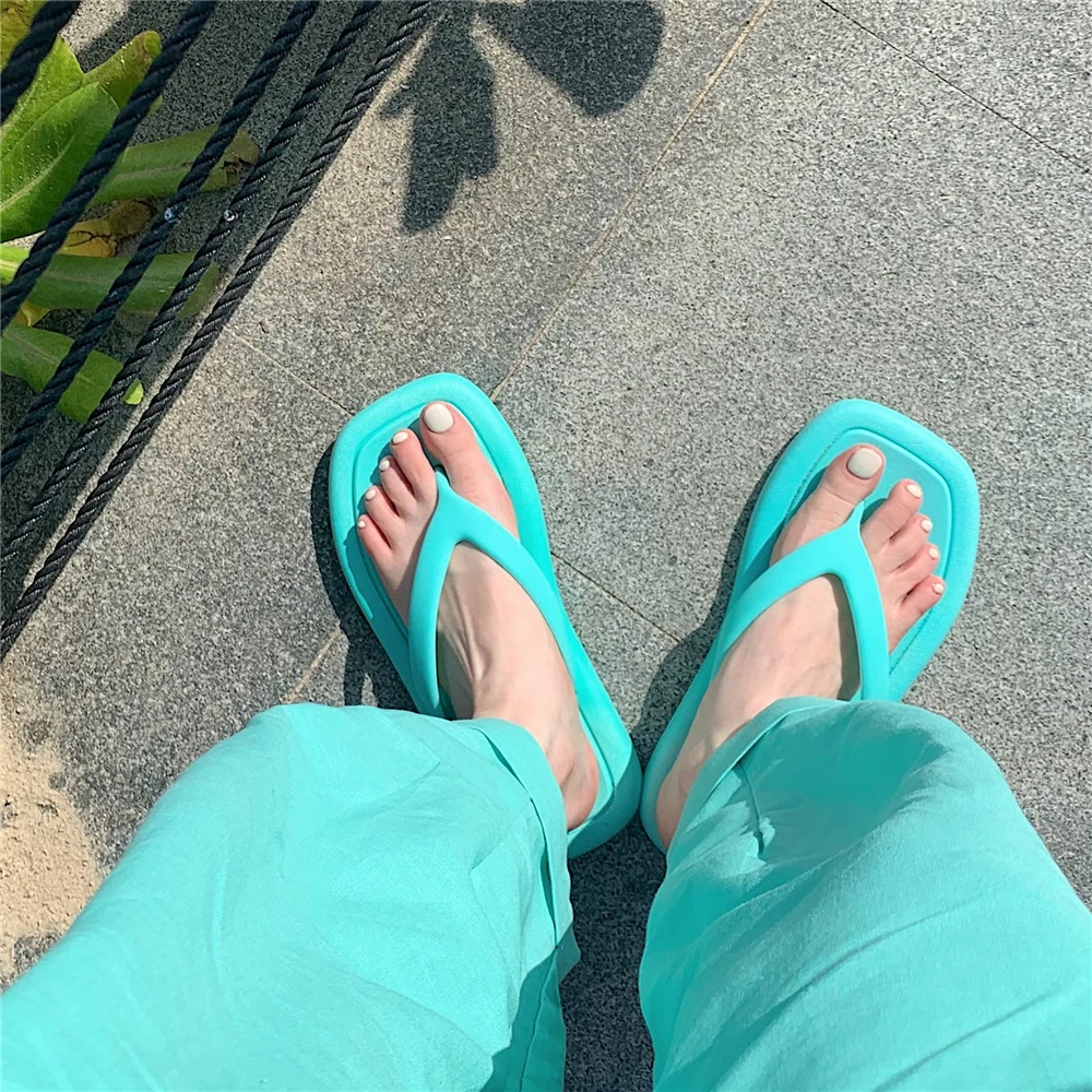韩系纯色简约风百搭软底防滑夹脚凉拖鞋夏季休闲平底学生人字拖女
