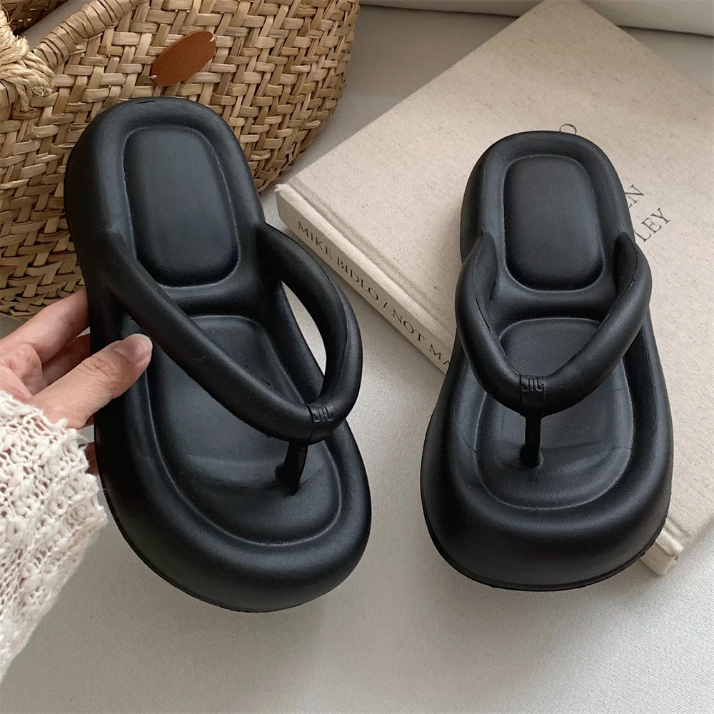 创意增高厚底沙滩人字拖女夏季户外休闲防滑踩屎感韩版夹脚凉拖鞋