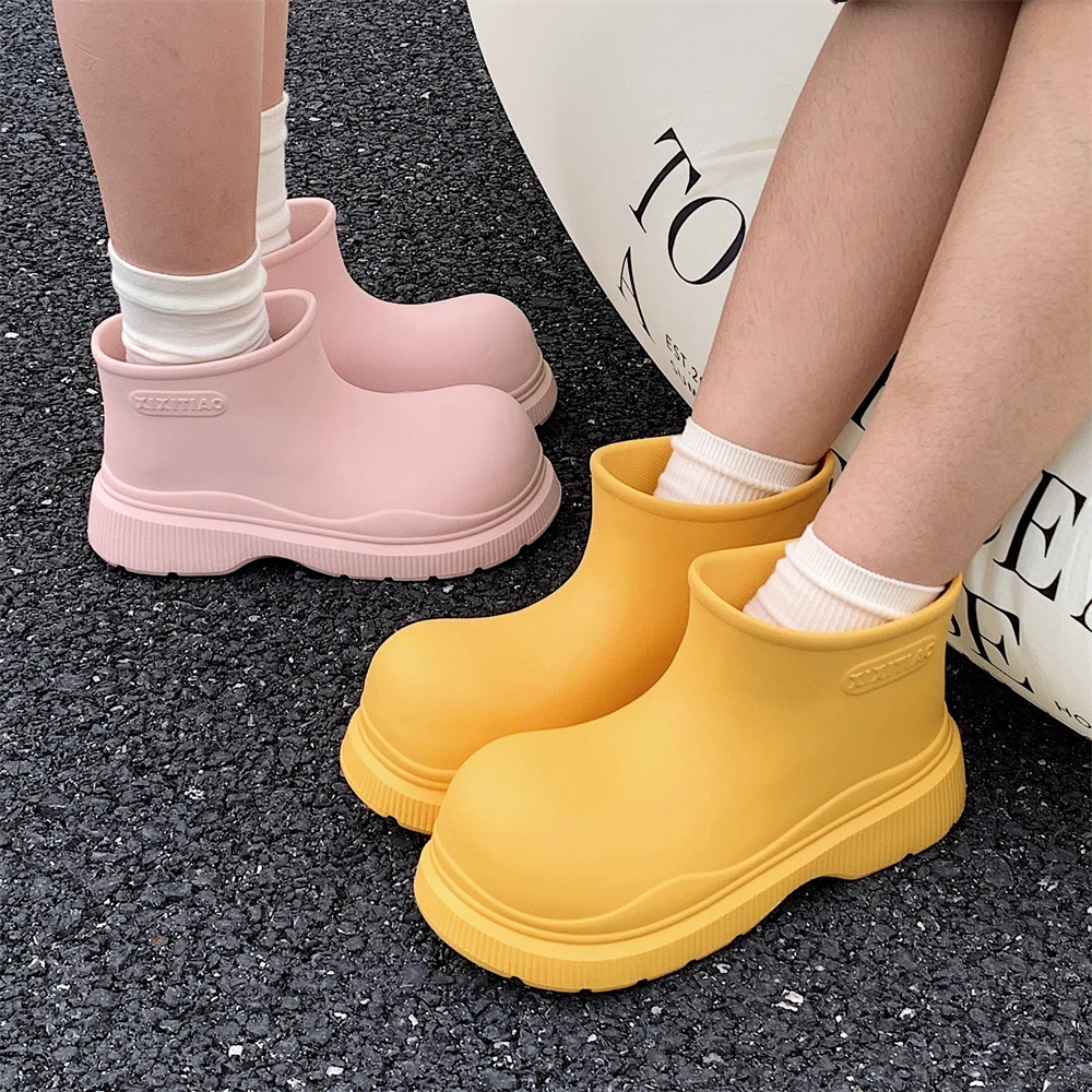 新款夏季雨天室外防滑防水时尚短筒水鞋女百搭简约纯色雨鞋小丑鞋