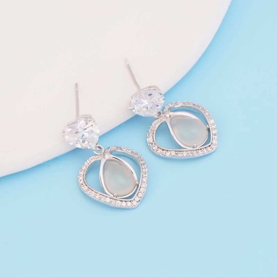 铜合金合成锆石耳饰 镀k金 25款C1059【特殊形状·爱心】BOBAOLI耳钉