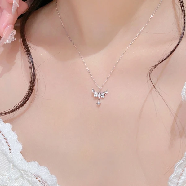 钛钢项链 破茧成蝶 蝴蝶流苏项链女款轻奢小众高级感锁骨链配饰品