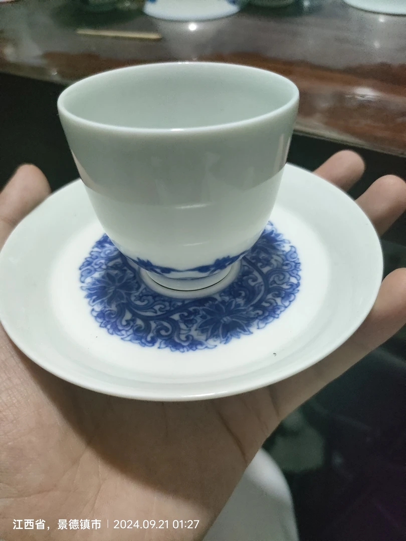 青花甜白釉杯碟玉兰花