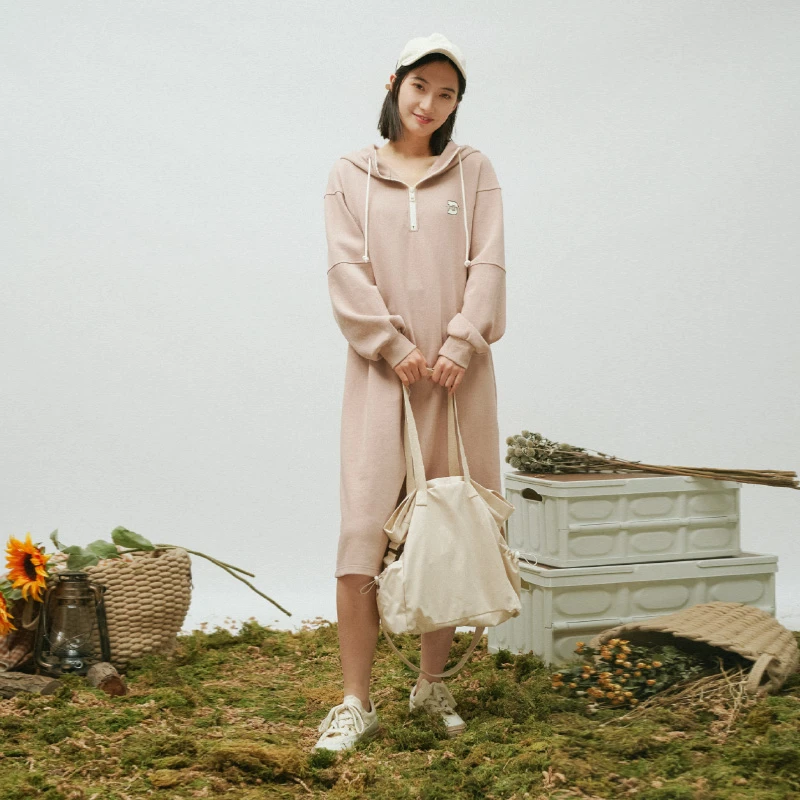 BBFER/本依凡春季女士连帽宽松连衣裙TYSLQ0073套头卫衣式中长裙