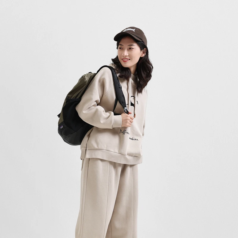BBFER/本依凡冬季女装TSSWY0191连帽插肩袖长袖卫衣宽松百搭上衣