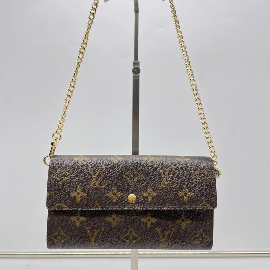 95新 LouisVuitton/路易威登 钱包  配链条