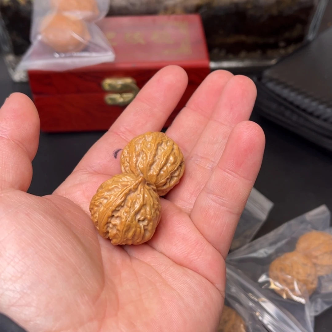 【闪购商品】文玩核桃把件600