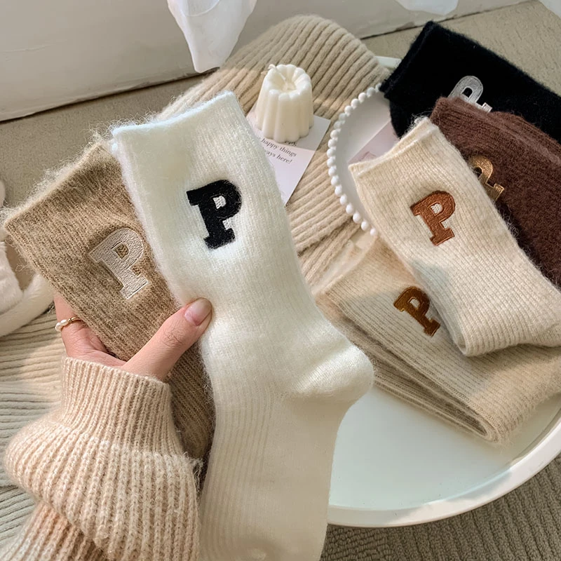 袜子女秋冬加厚保暖防寒柔软羊毛袜日系中筒ins潮百搭字母P堆堆袜